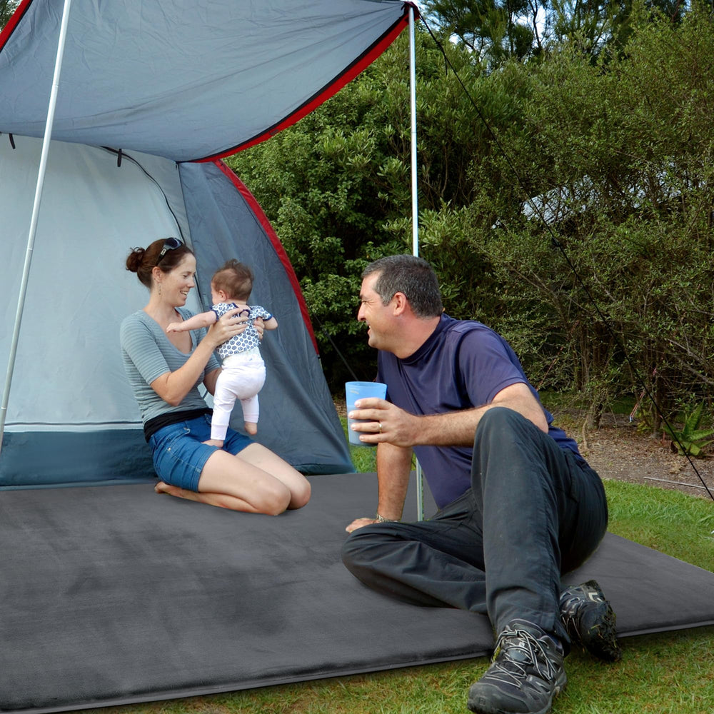 BALAPET foldable travel mat displayed for portable use