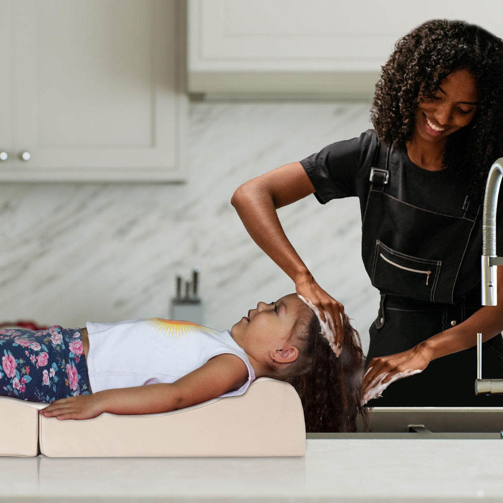 BALAPET hair-washing-station-wipeable-surface simplifies cleanup after spills