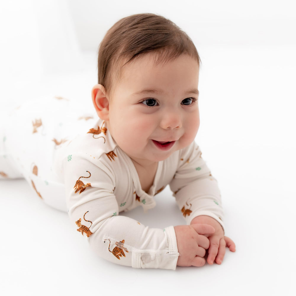 Bamboo Little tiger-print 18-24m footie supports secure, comfy fit