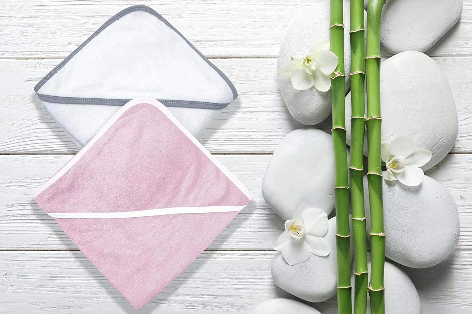 BAMBOO QUEEN 500gsm absorbent towel close-up highlights fast drying and cozy wrap