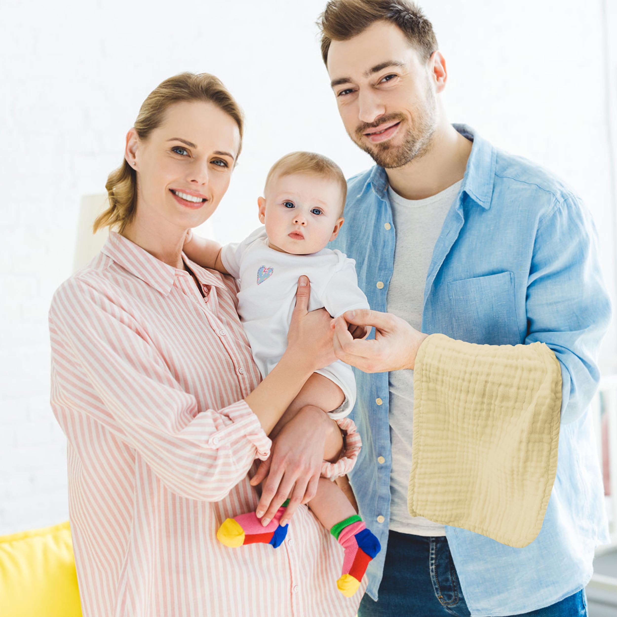 BAMBOO QUEEN soft muslin fabric close-up emphasizes gentle touch for baby's skin.