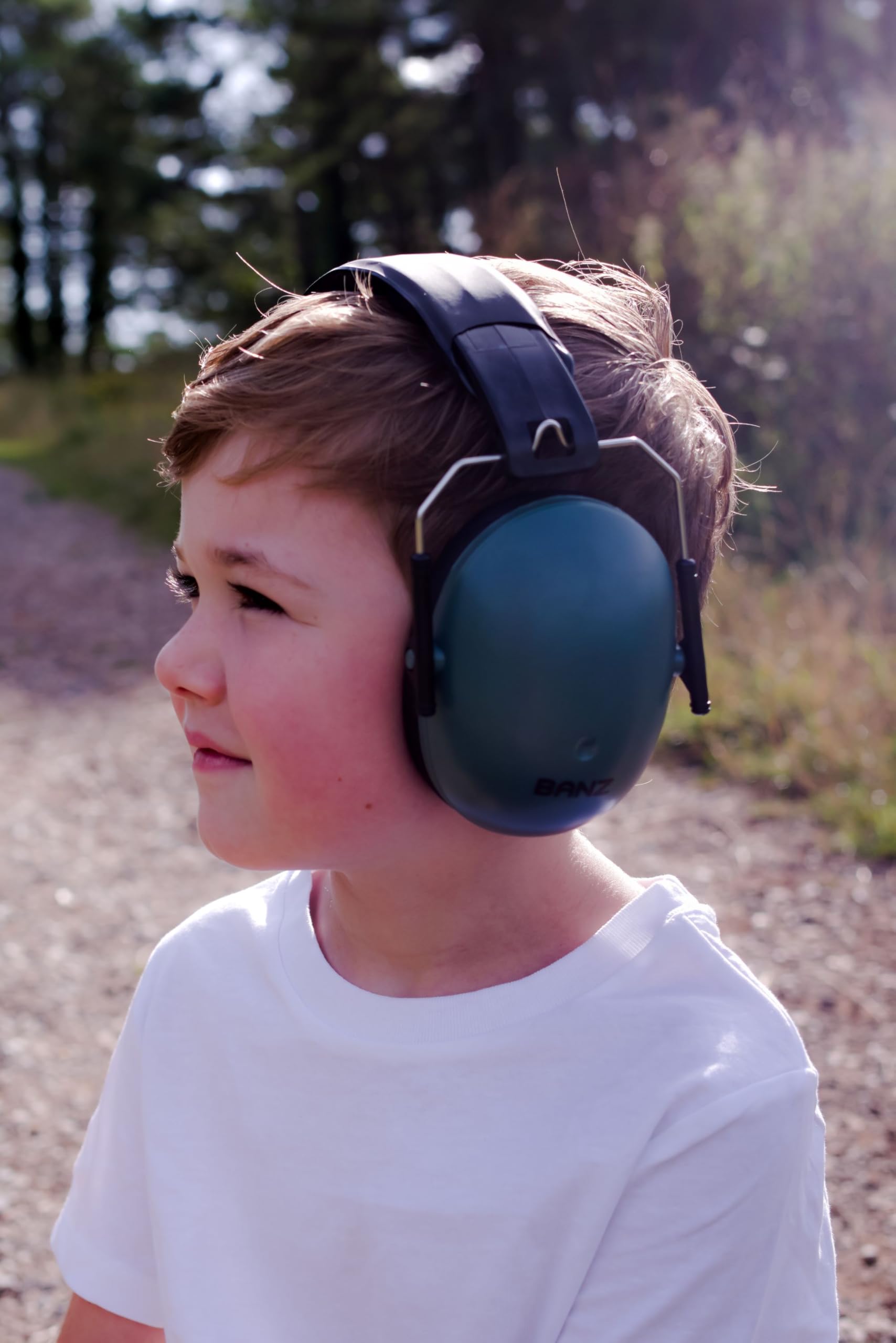 Banz Kids Earmuffs lightweight 190g wearers hardly notice them.