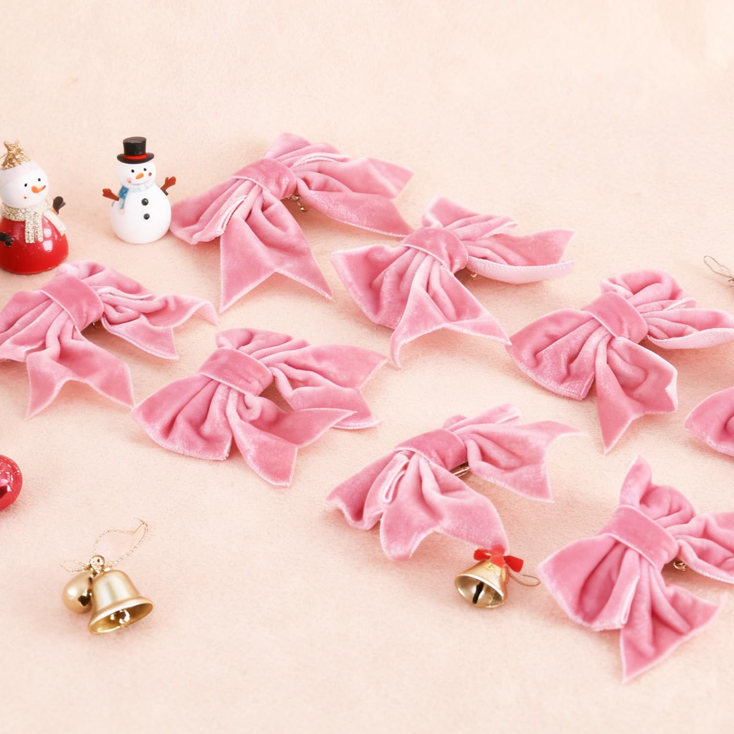 Baotongle velvet bows close-up pink clip shows gentle all-day comfort.