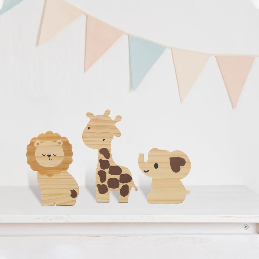 Barydat wood safari set display – versatile display piece for nursery or living space