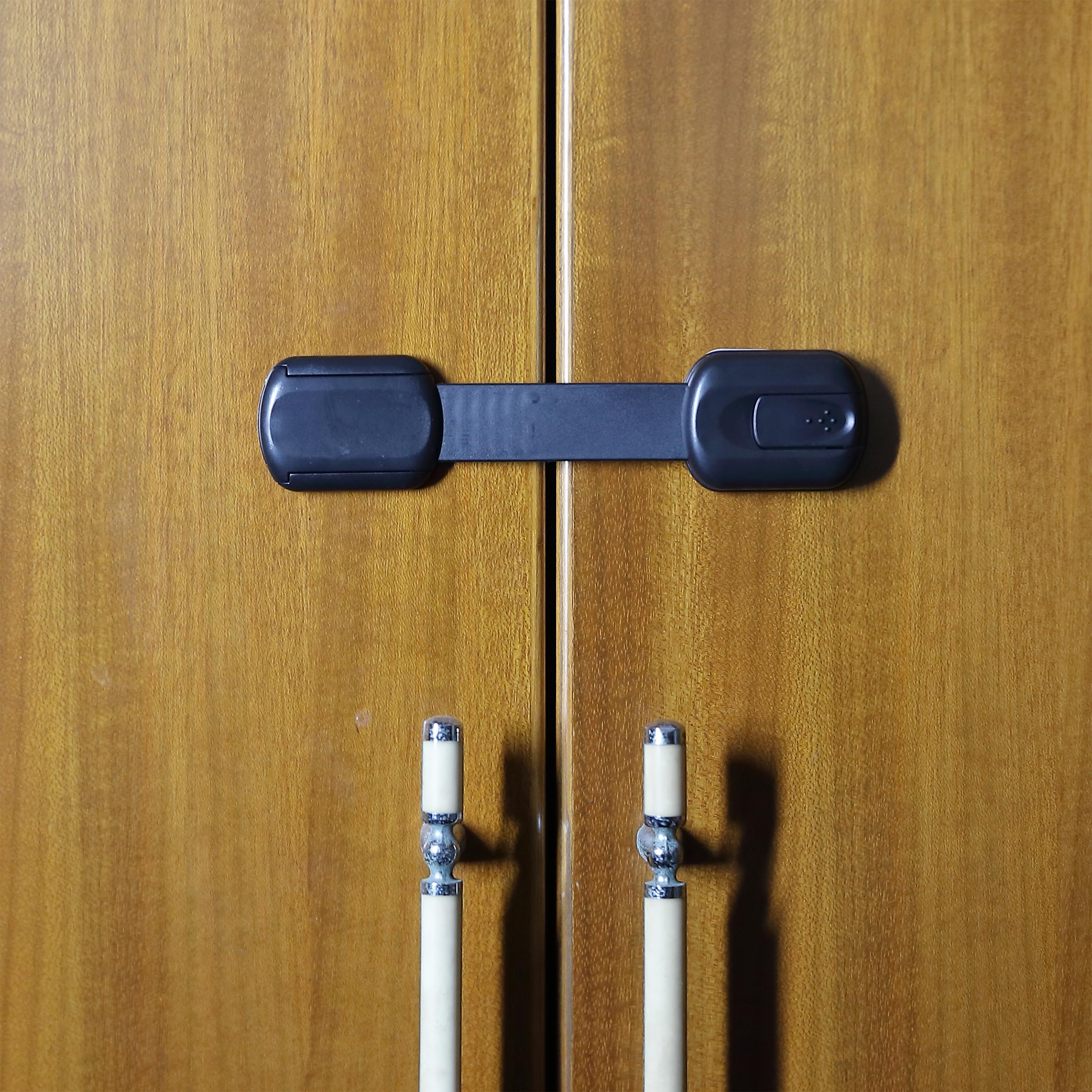 Bates Choice fridge-and-toilet-lock-use protects busy homes from curious toddlers.