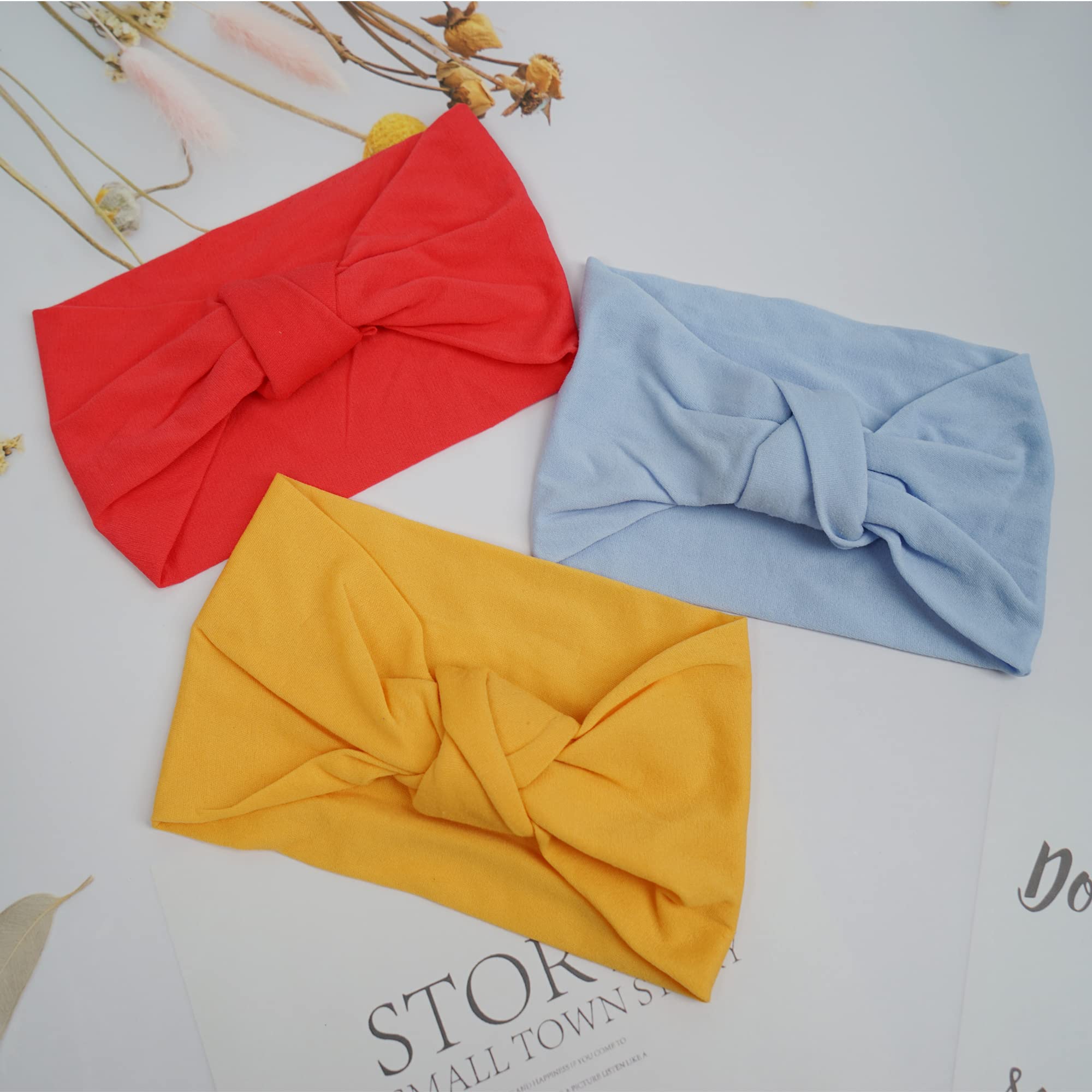 BBGifts-knot-design-baby-headbands highlights timeless style with gentle texture.