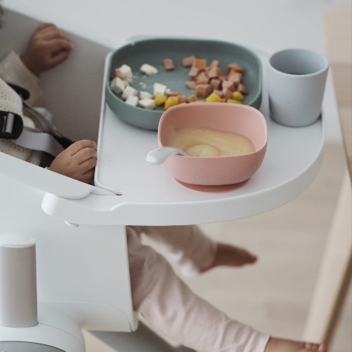 BEABA dishwasher-safe silicone set enables quick cleanup for busy families
