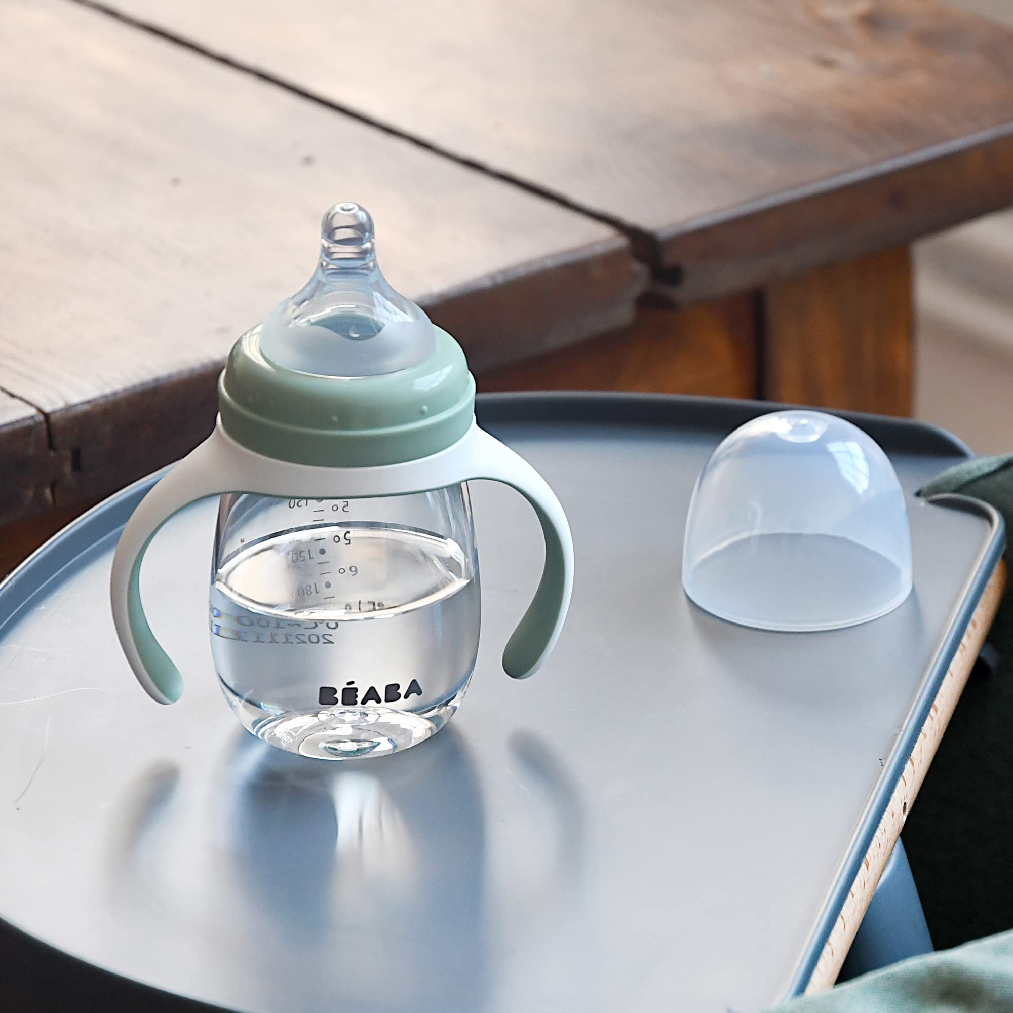 BEABA easy-clean-disassembly-sage communicates easy thorough cleaning after meals.