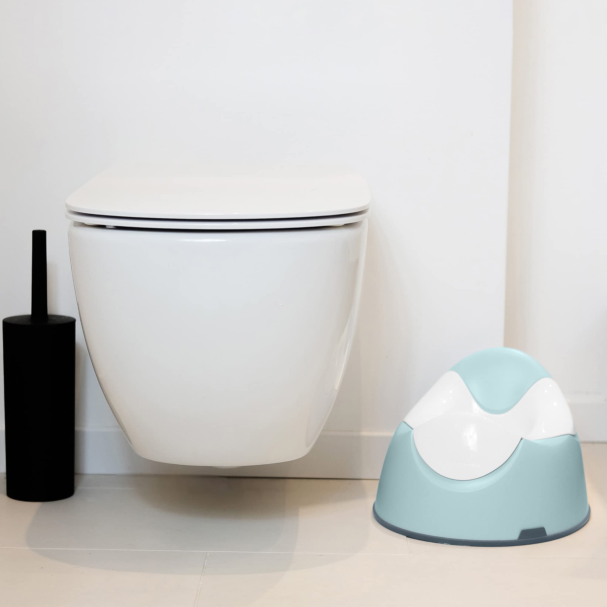 Beaba potty has non-slip bottom for stable seating on any surface.