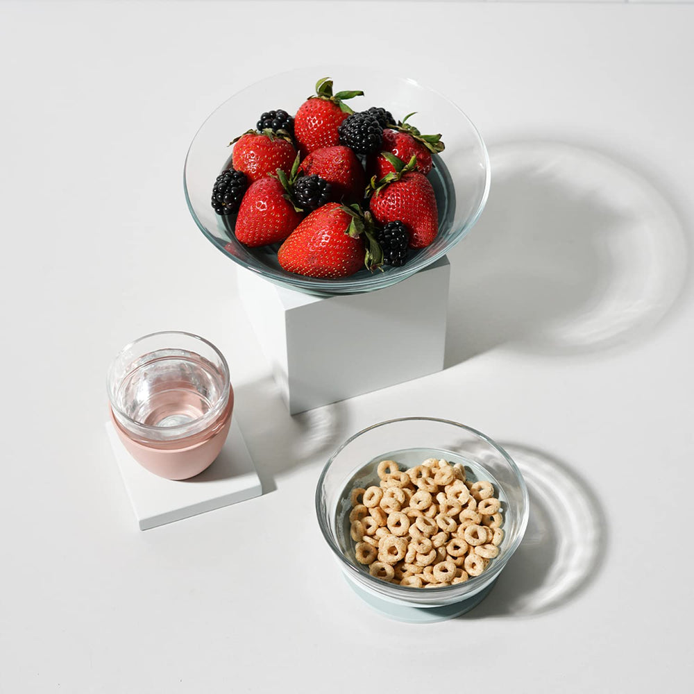 Beaba high-rim plate image supports feeding and scooping foods.