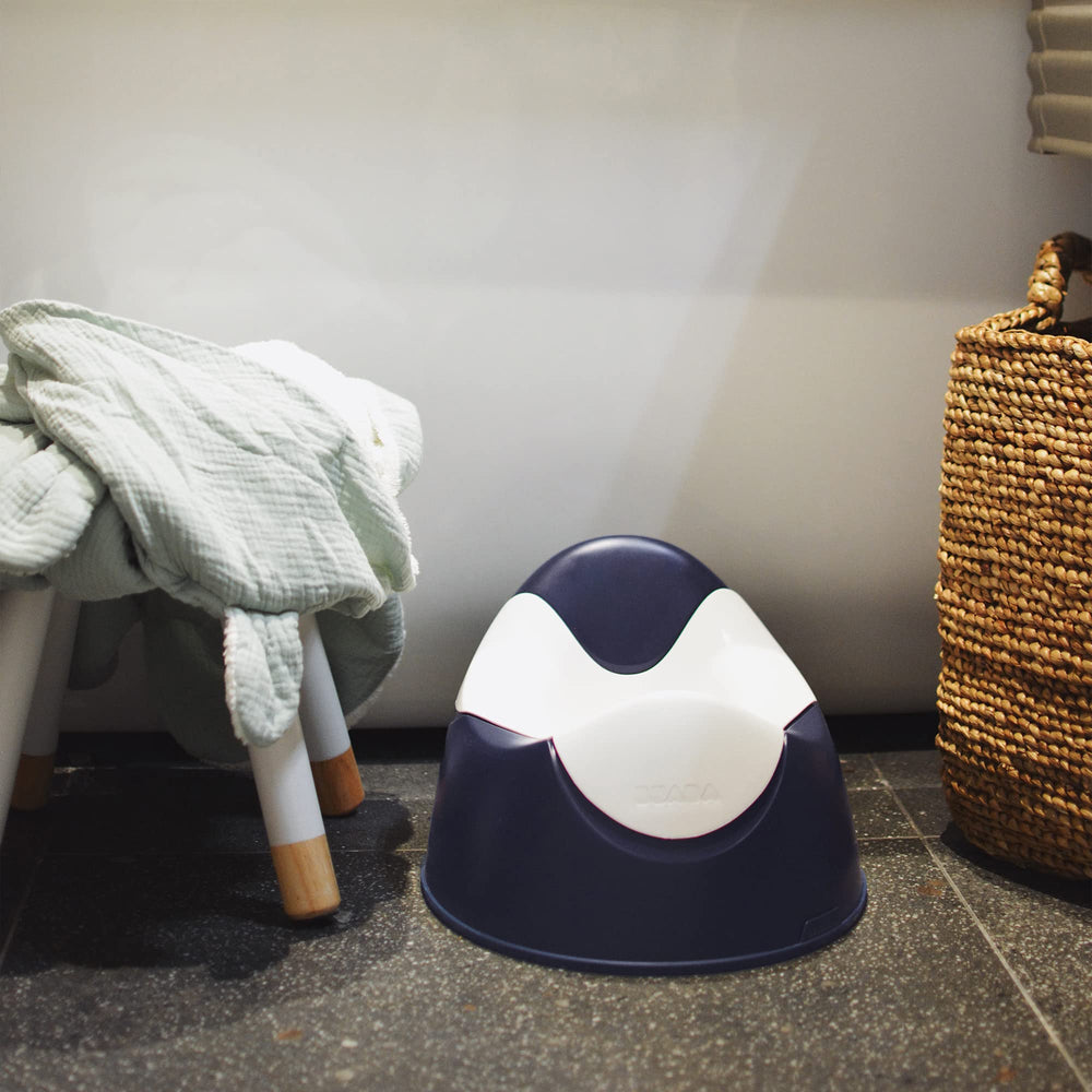 BEABA Midnight easy-clean surface enables quick cleanup after use