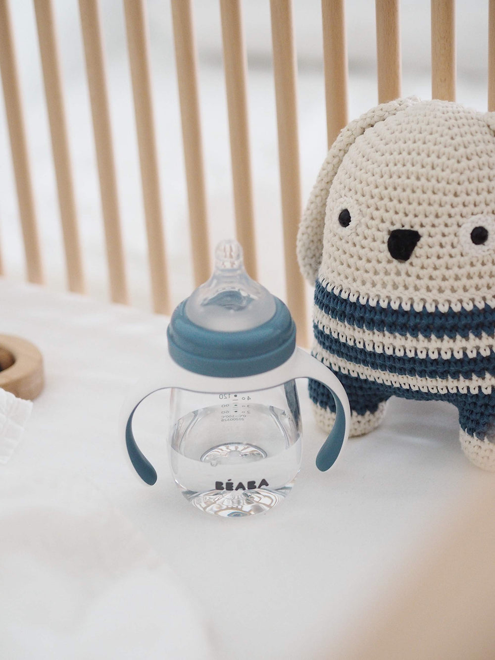 BEABA Rain BPA-free silicone nipple and spout ensure safe, gentle sipping