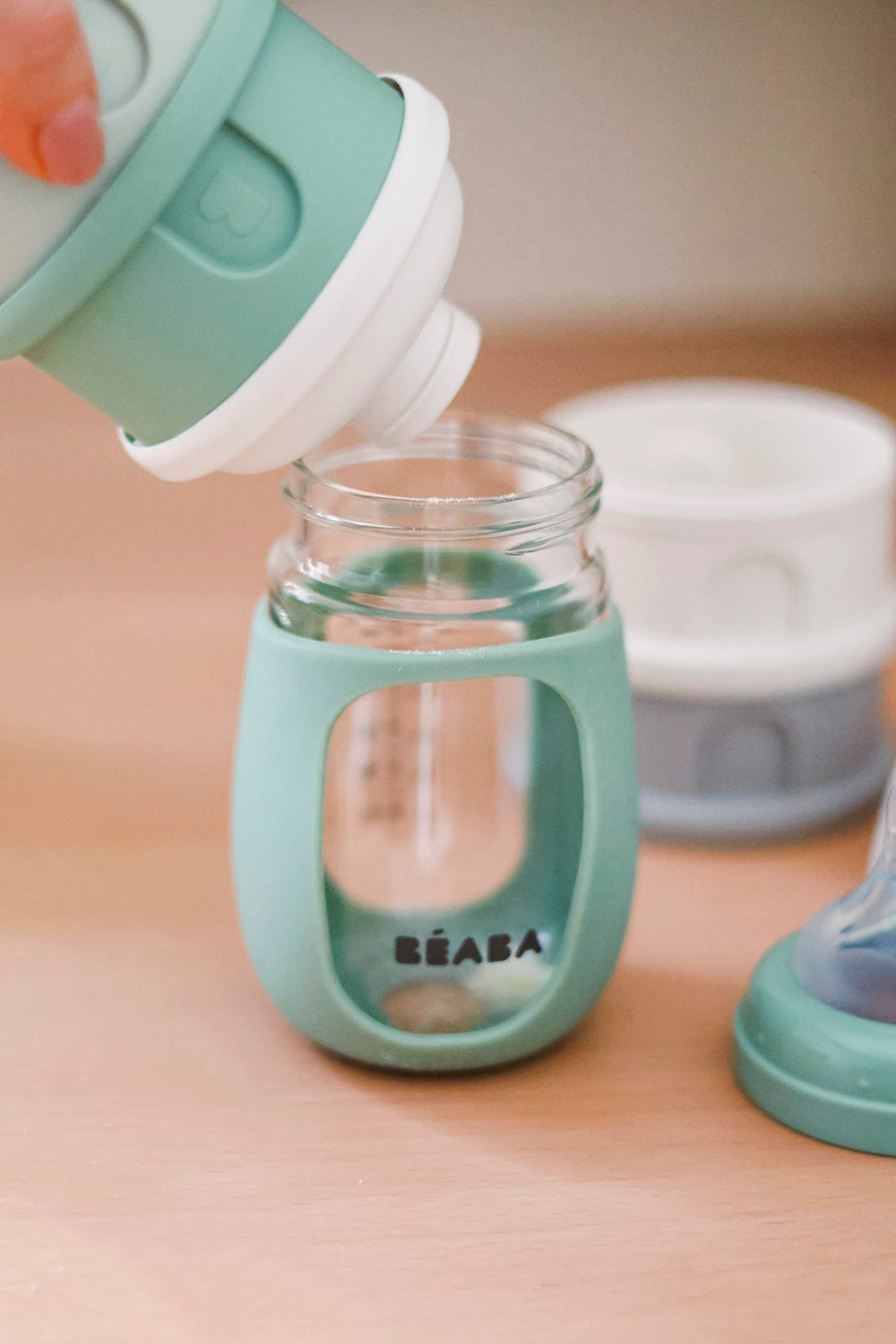 BEABA sage sturdy handle for comfortable carrying on the move