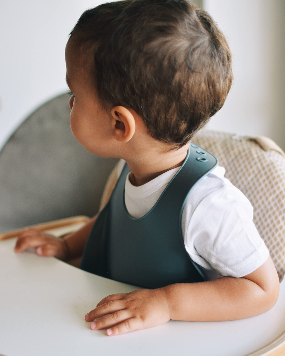 Beaba silicone baby bib charcoal easy to wipe clean or dishwasher safe