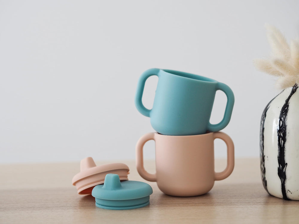 BEABA Rain travel-ready cup fits bags and on-the-go routines.