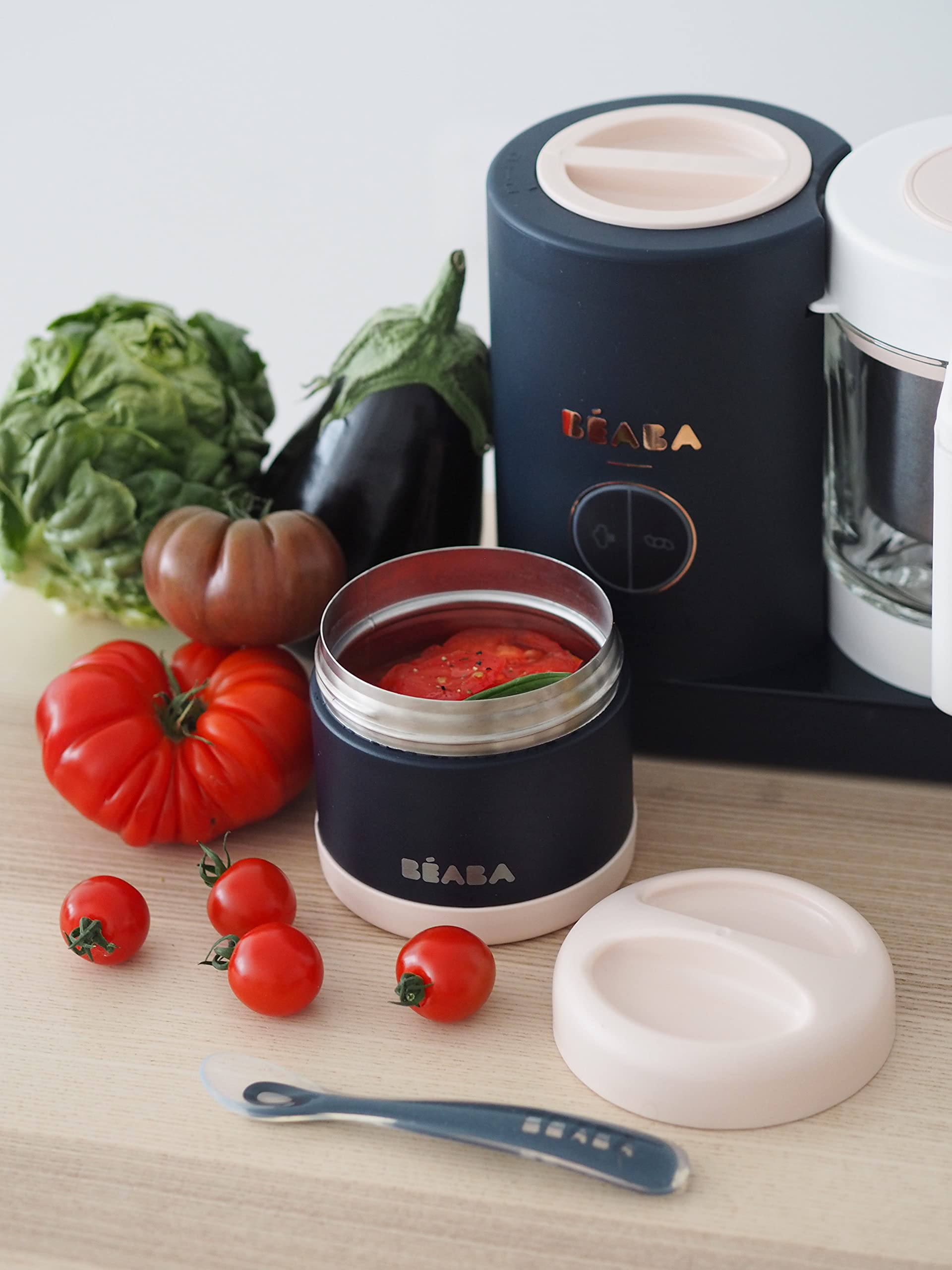 Beaba Midnight wide-opening jar supports easy filling and cleaning.