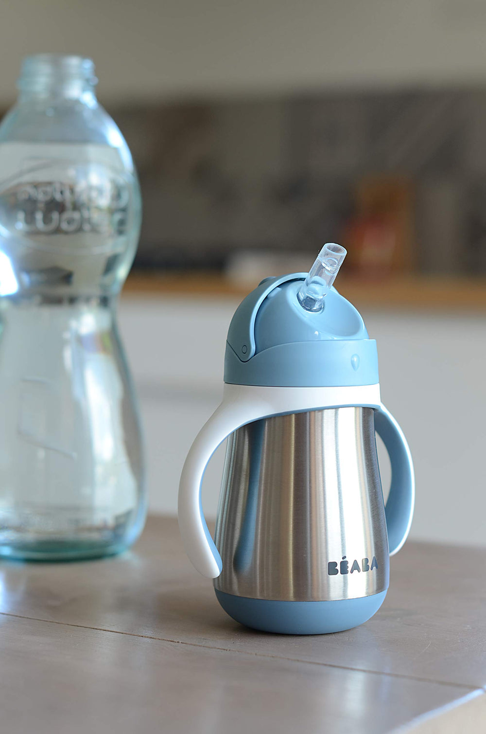 Beaba rain double-wall insulation keeps drinks cold or warm for hours.