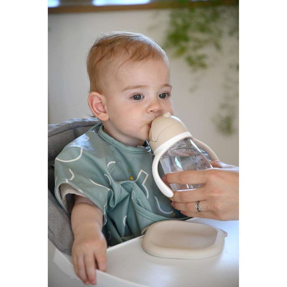 Beaba Straw Sippy Cup dishwasher-safe design simplifies cleaning after meals and play.