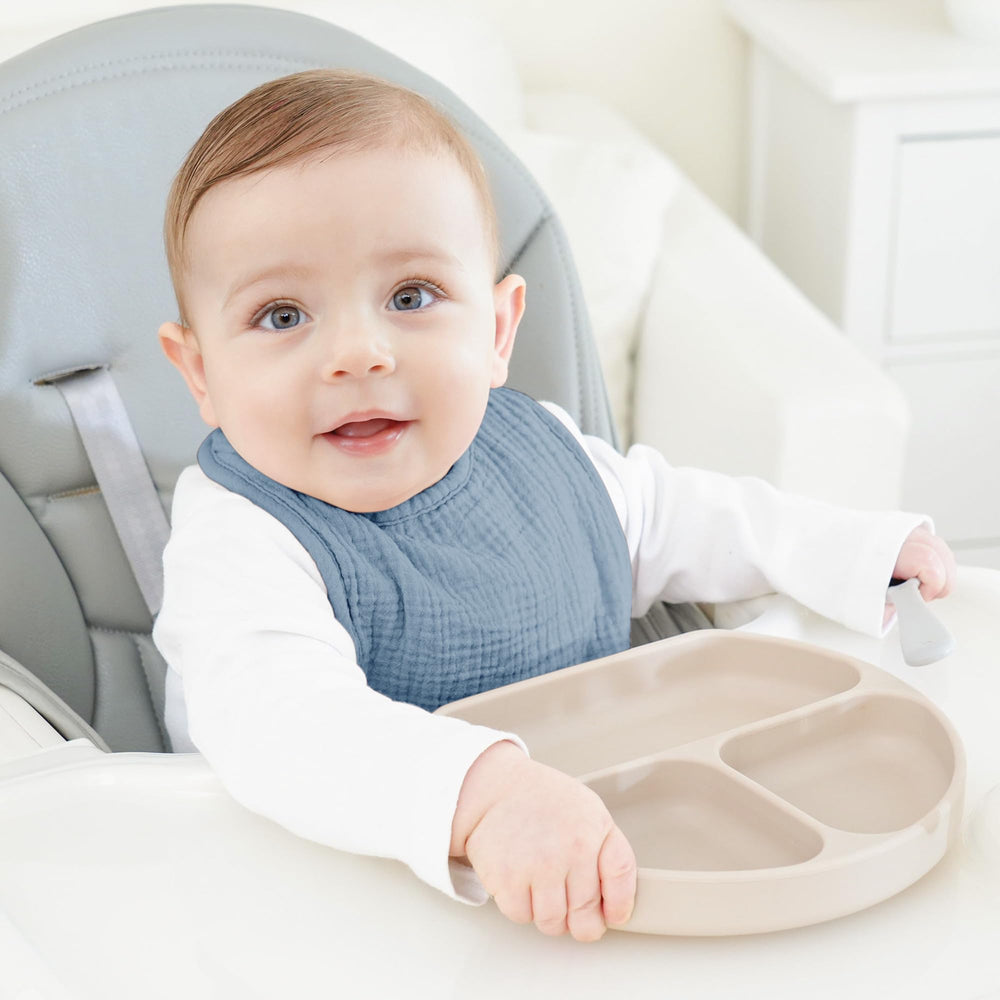 Bearmoss bib absorbent drool demonstrates effective mess catching during teething and feeding.
