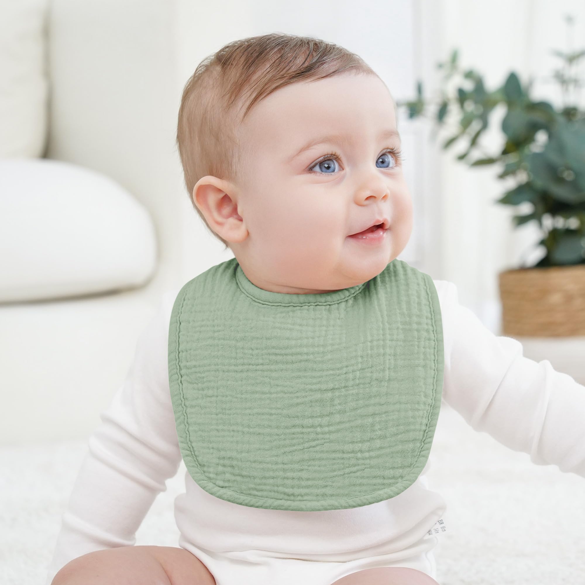 Bearmoss bibs come in colorful designs for everyday outfits.