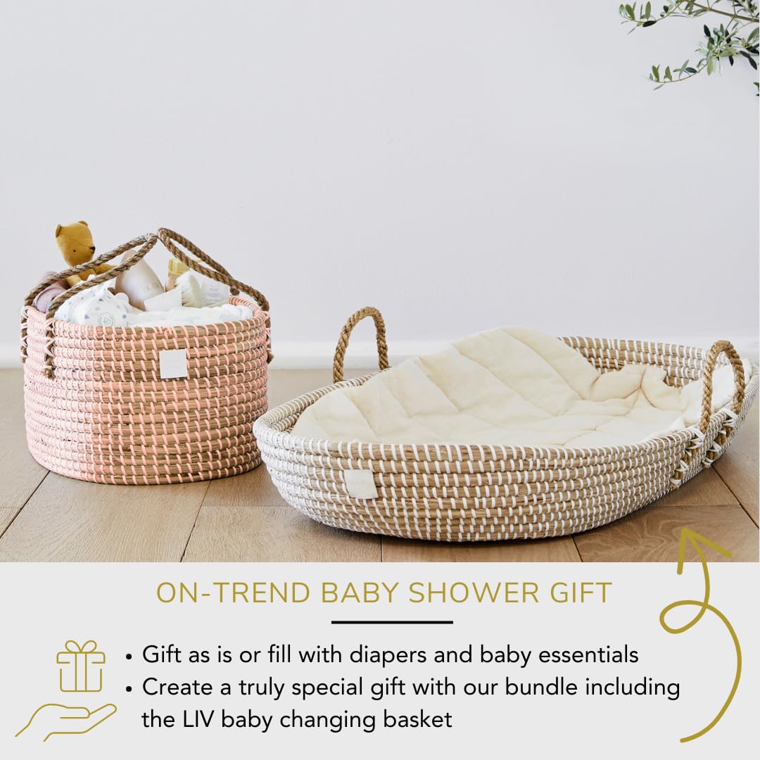 Bebe Bask Lily Blush cotton divider inside for neat separation of essentials.