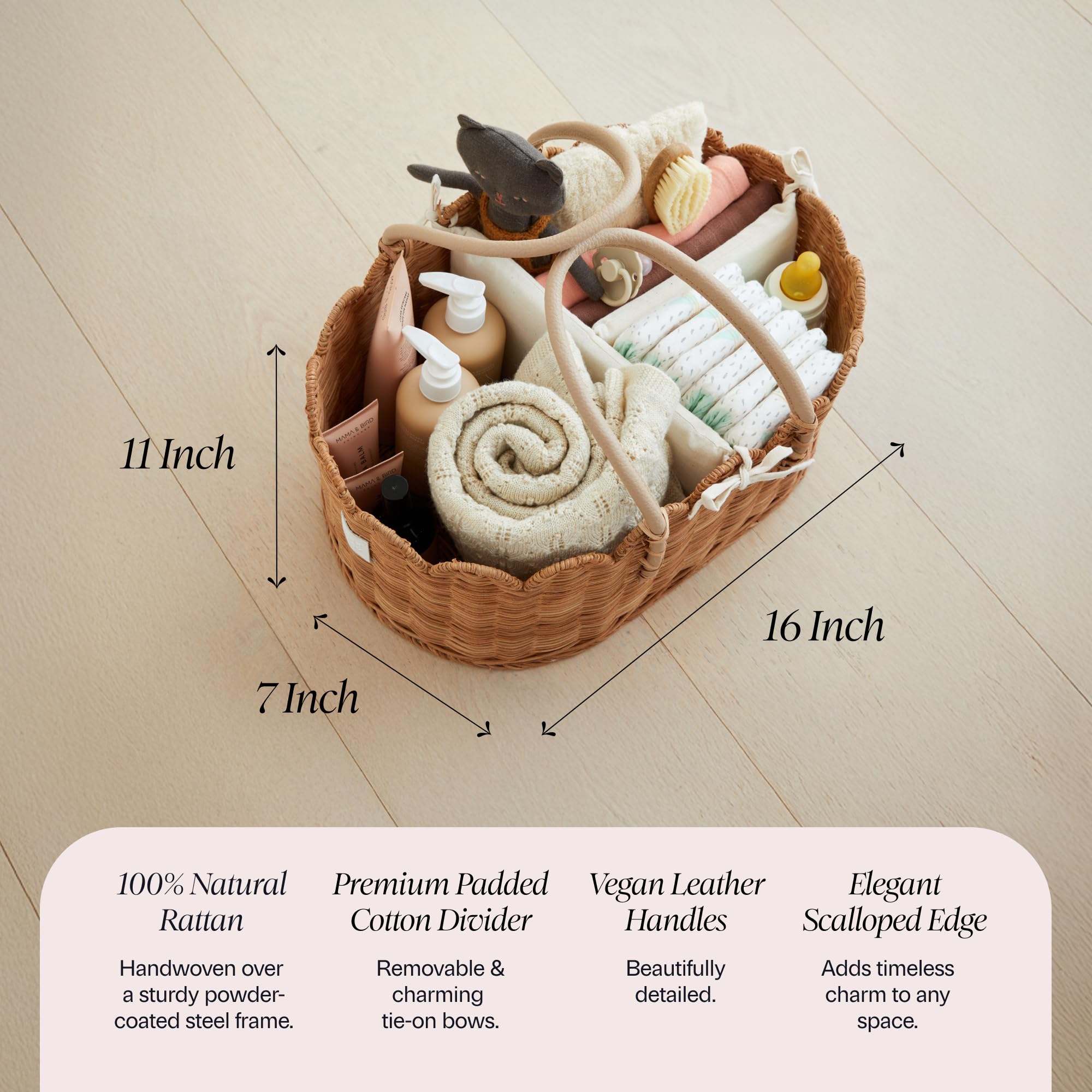 BEBE BASK removable divider with cotton bows for flexible organization.