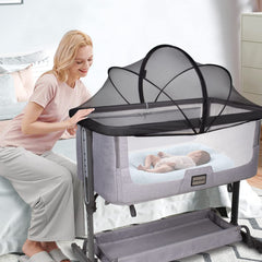 Beberoad Love bassinet net cover demonstrating easy, tool-free installation