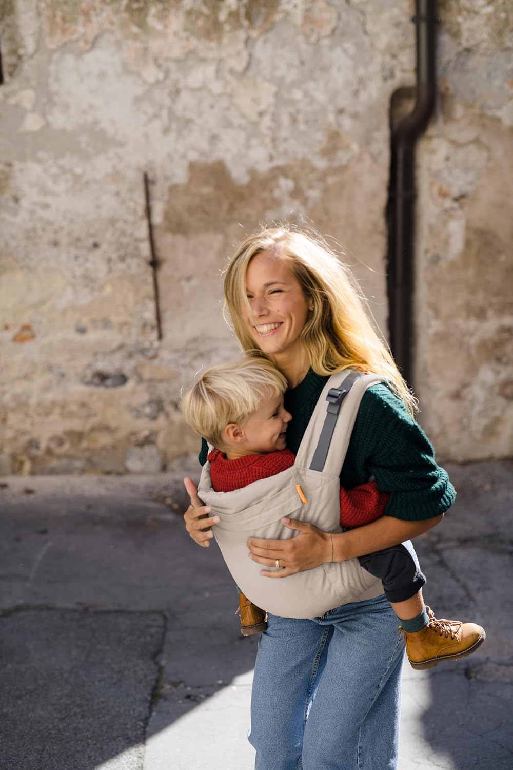 Beco carrier in ecru is machine washable for simple care.