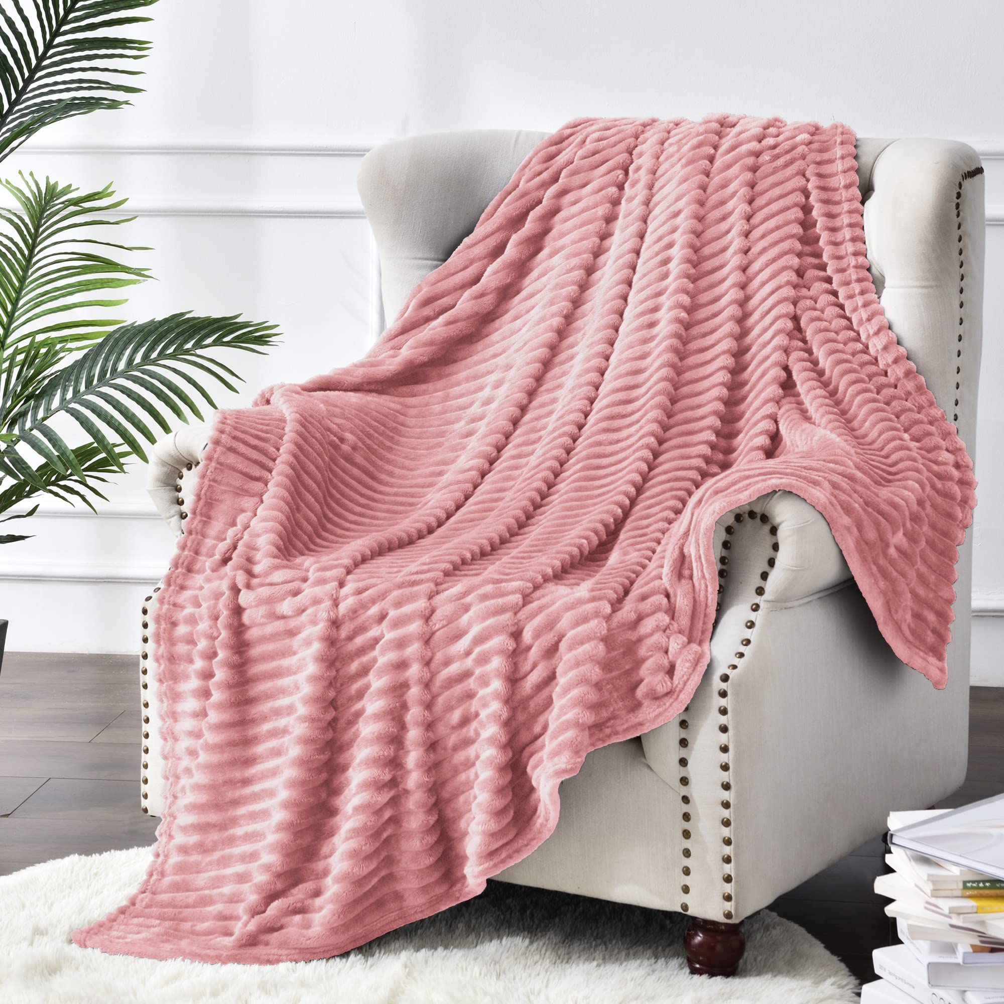 BEDELITE folded throw blanket demonstrates lightweight portability