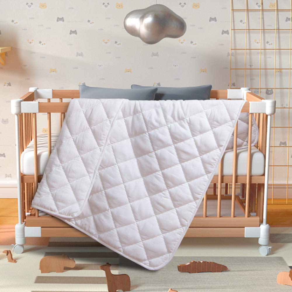 BEDSUM easy-care-blanket demonstrates machine wash and tumble dry convenience