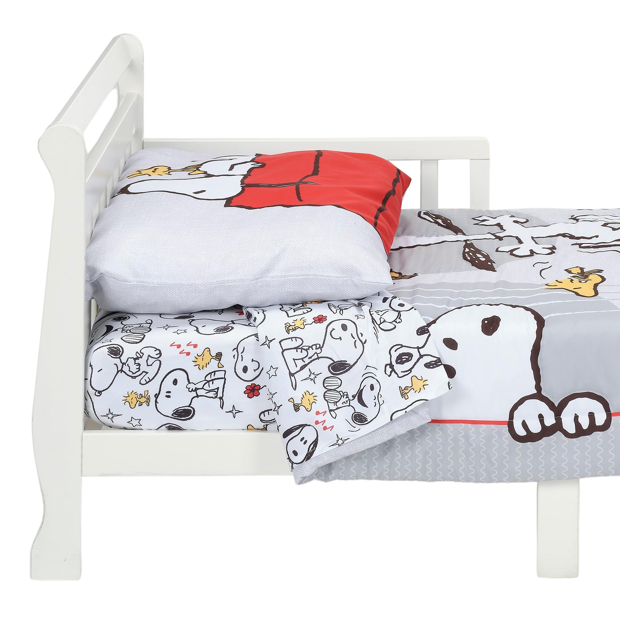 Bedtime Originals Snoopy Love microfiber fabric offers gentle-on-skin comfort.