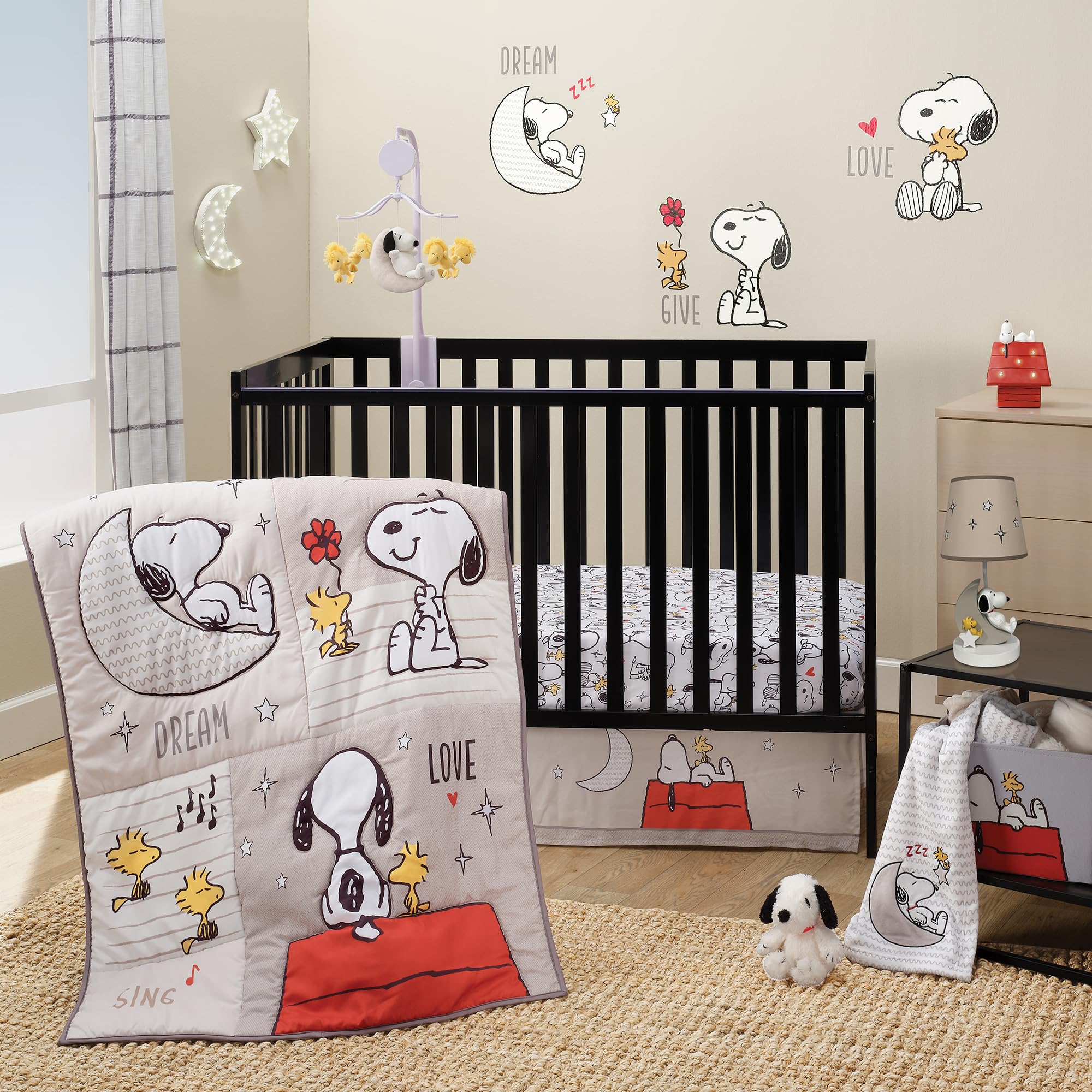 Bedtime Originals Snoopy night light enhances bedtime stories and rituals.
