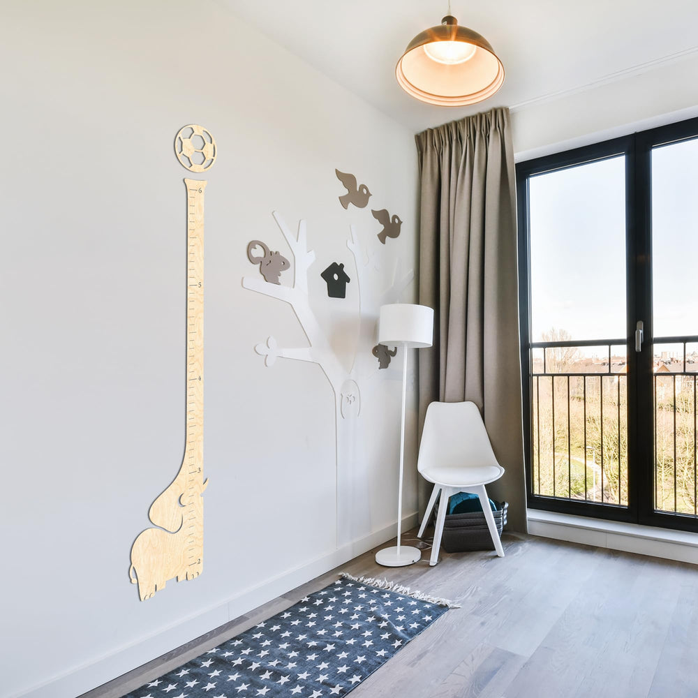 BeeGreeny growth chart installation illustration showing simple wall mounting