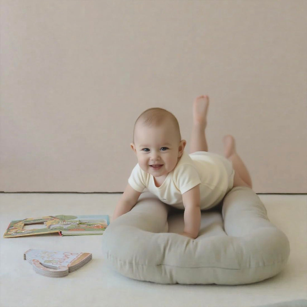 Beisurznga baby lounger fabric organic cotton emphasizes breathability.