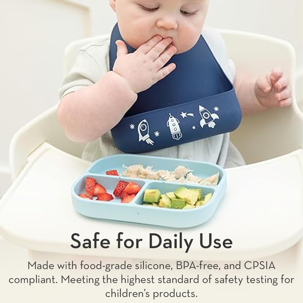 Bella Tunno Little Bites Bib is dishwasher-safe for fast cleanups after meals.