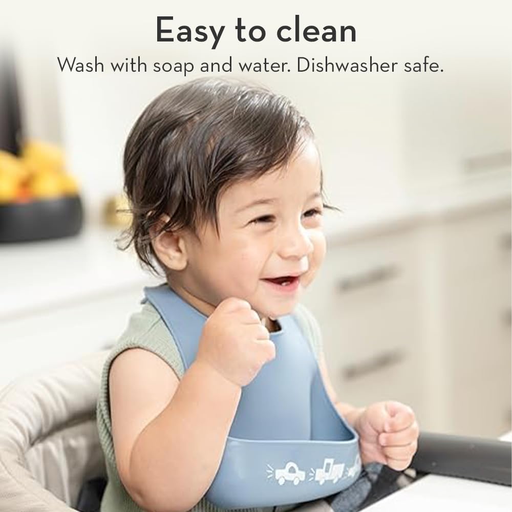 Bella Tunno Little Bites Bib travel-foldable design for mess-free outings.