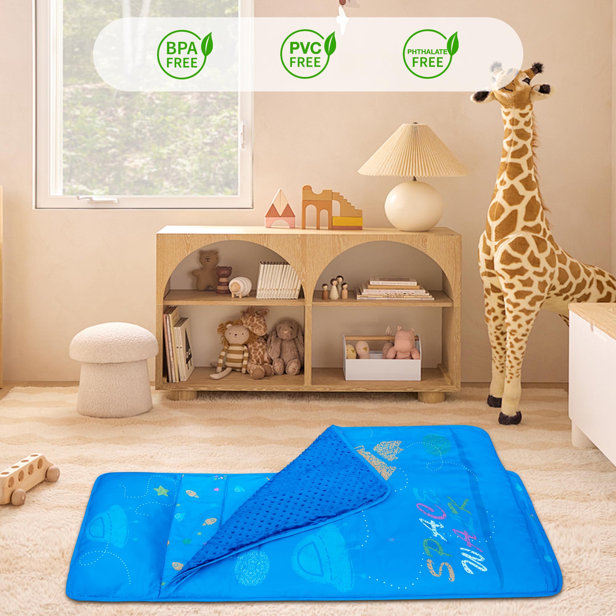 Bella's Friends nap mat shows vacuum-packed packaging and care note to restore fluffiness.