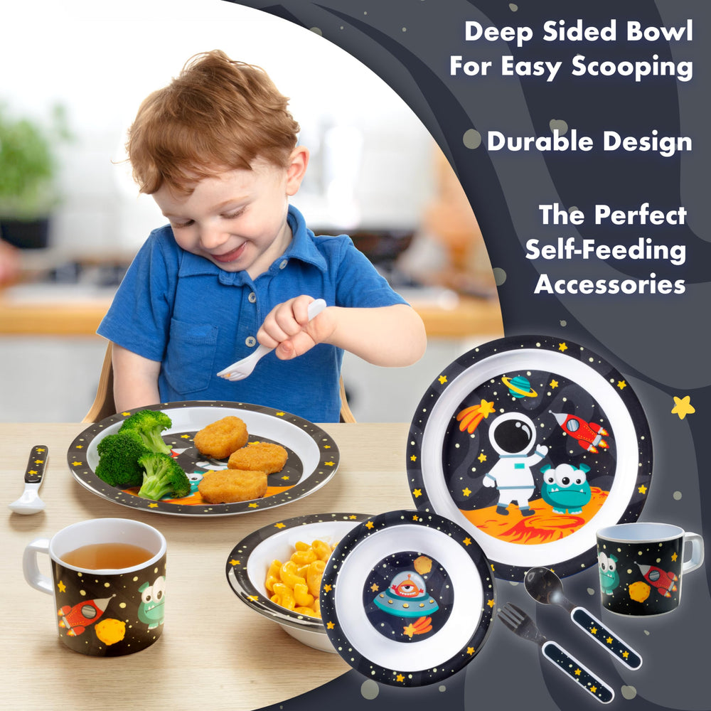 Bentology Space Mealtime Cup helps little hands grip and sip safely