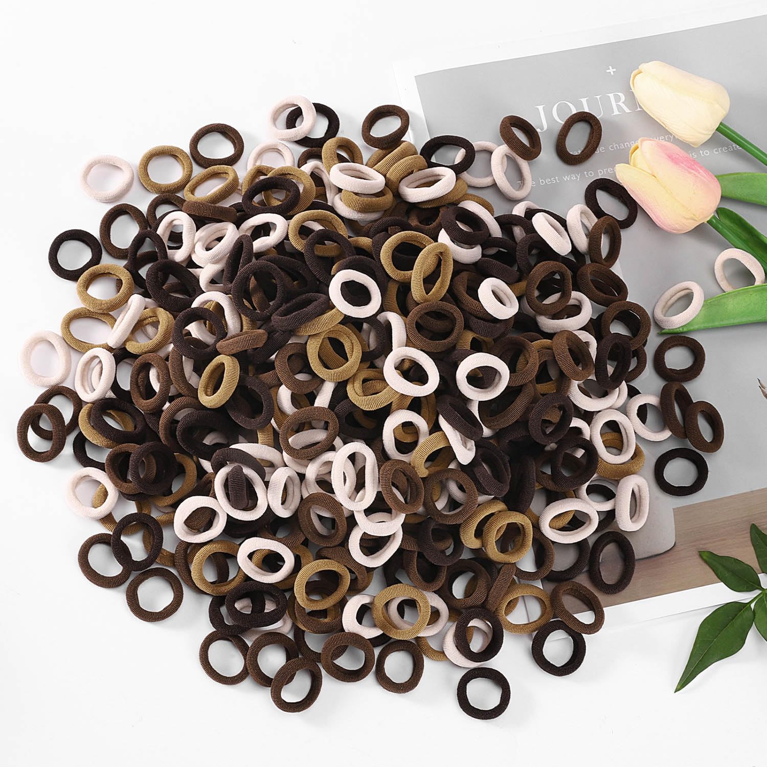 BEoffer zippered bag keeps hair ties organized and portable.