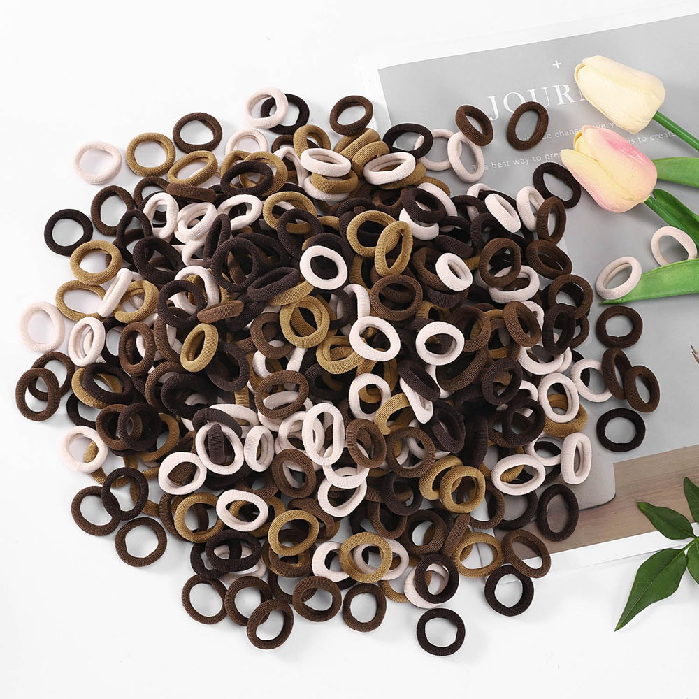 BEoffer zippered bag keeps hair ties organized and portable.