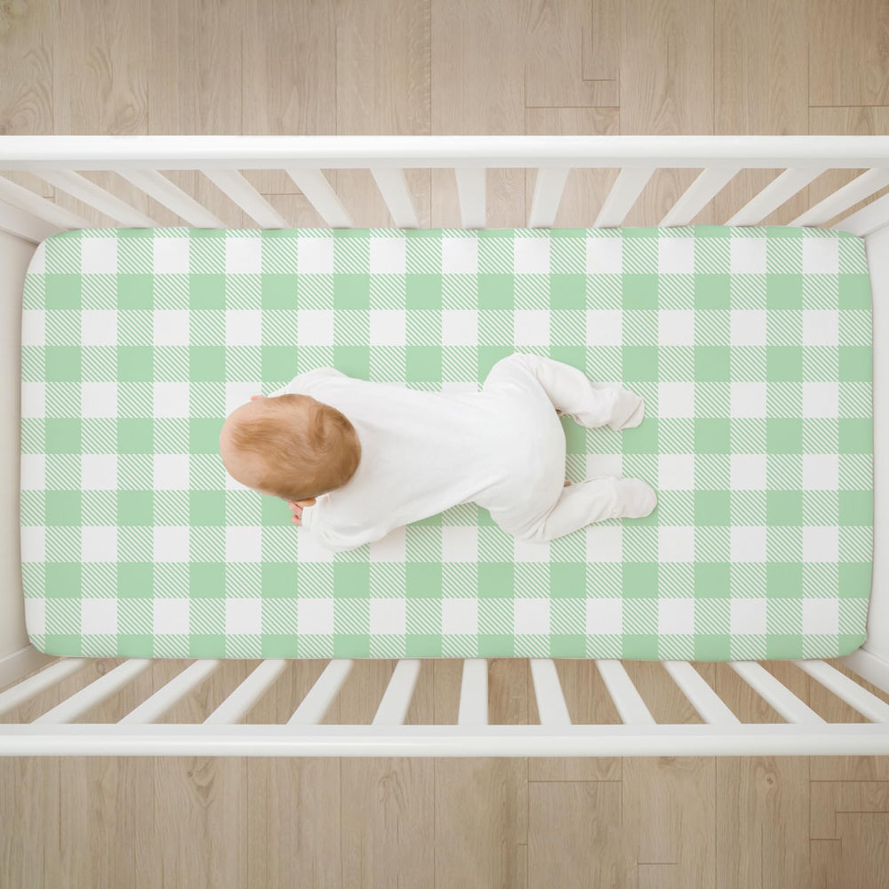 Besaomeom machine-washable crib sheets resist wrinkles and keep colors vibrant.