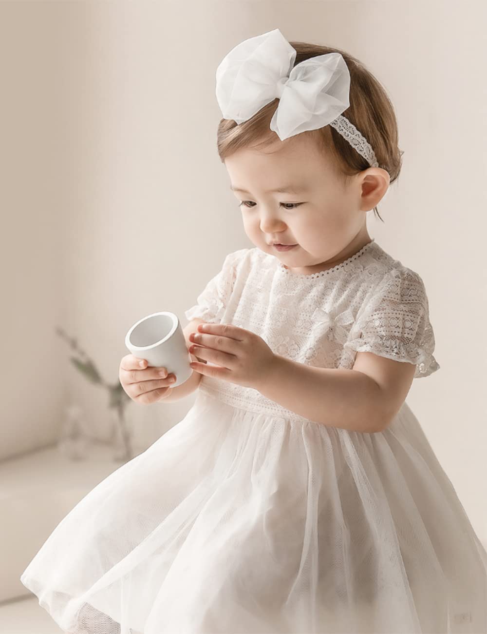 Bethynas double-bow accessory, perfect for birthdays and family portraits.