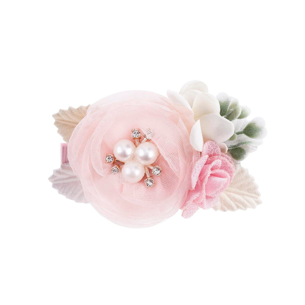BFNAAgirl soft-material finish clip gently secure hair without snagging.