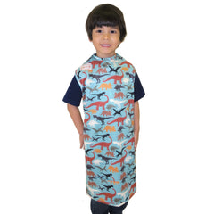 BIB-ON XL dinosaur bib includes three catch-all pockets to trap spills.