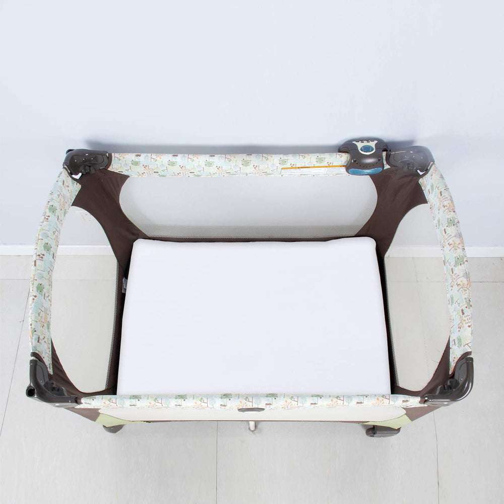 Biloban baby sheets eco-friendly fabric highlight durability and gentle touch.