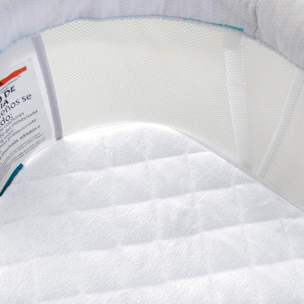 Biloban bassinet pad cover no-crinkle noise for peaceful sleep.