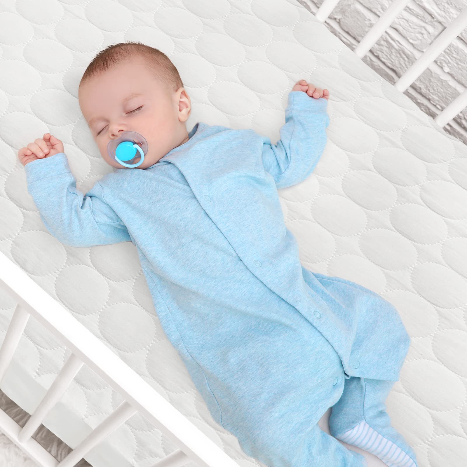 Biloban mattress protector is machine washable for easy, stress-free upkeep.
