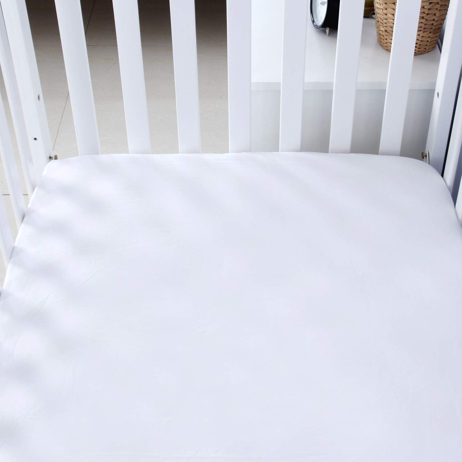 Biloban crib sheet durable-knit texture communicates long-lasting wear for everyday use.