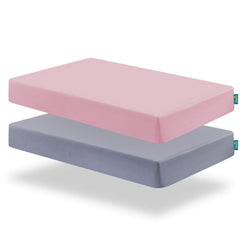 Biloban crib sheets girl fit elastic band close-up showing snug fit for safe sleep