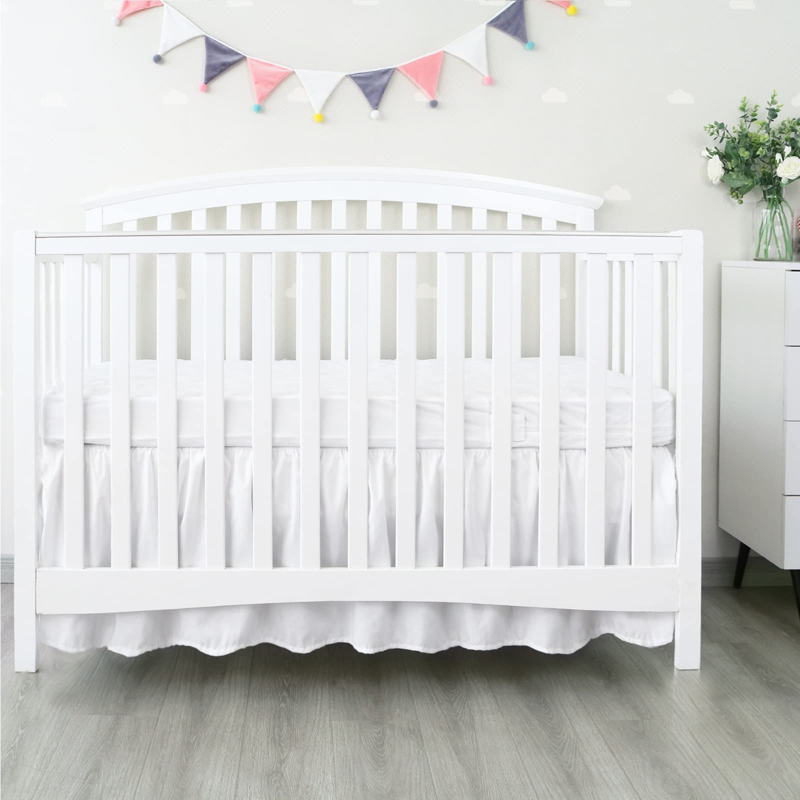 Biloban machine-washable crib skirt stays soft after every wash.